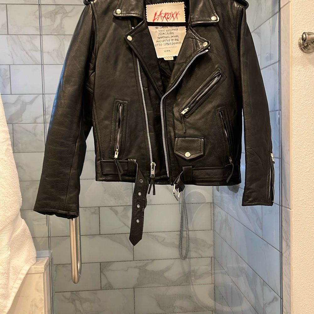 L.A. Roxx Women’s Black Leather Vintage motorcycle jacket size 5/6
